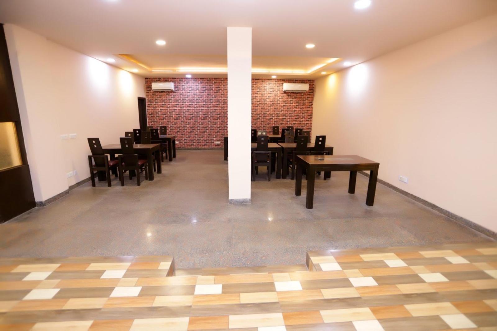 Hotel Mvr Stay By Admire Inn نويدا المظهر الخارجي الصورة